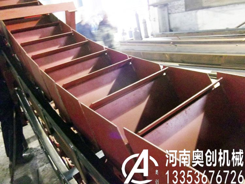 大角度鏈斗式輸送機(jī)圖紙及特點
