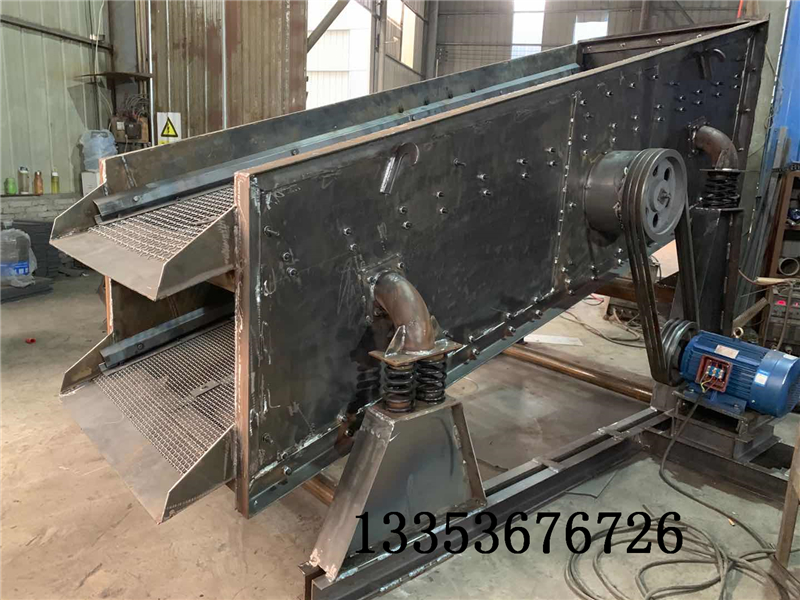 石料振動篩分機喂料不勻稱會造成哪些原因？1